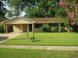 831 River Oaks Dr, Shreveport, LA 71104
