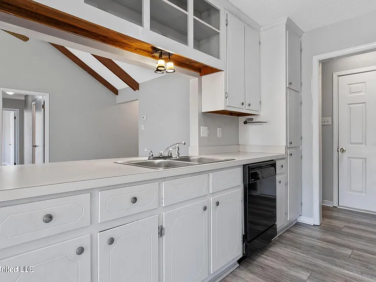 987 Bluff Rdg — Photo 11