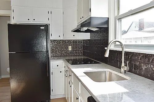 3rd image of 122 S 7th St Unit B