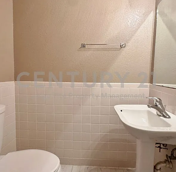 7001 Porthville Dr — Photo 12