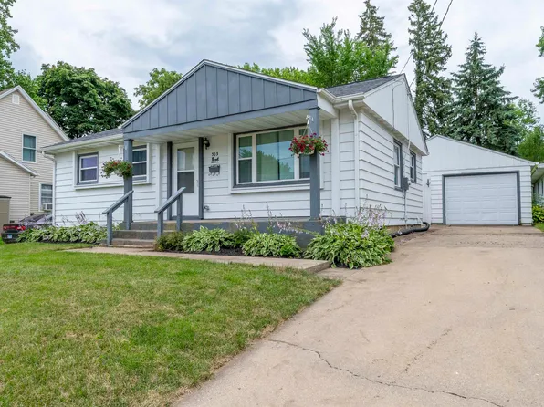 303 E Center St, Mount Morris, IL 61054