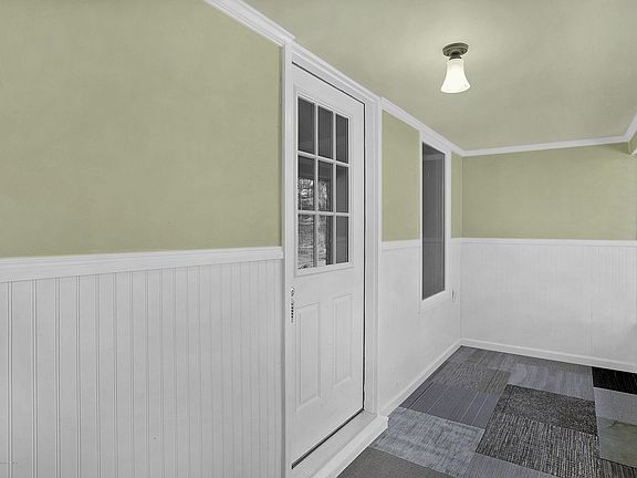 3rd image of 551A Sheffield Ct #100A