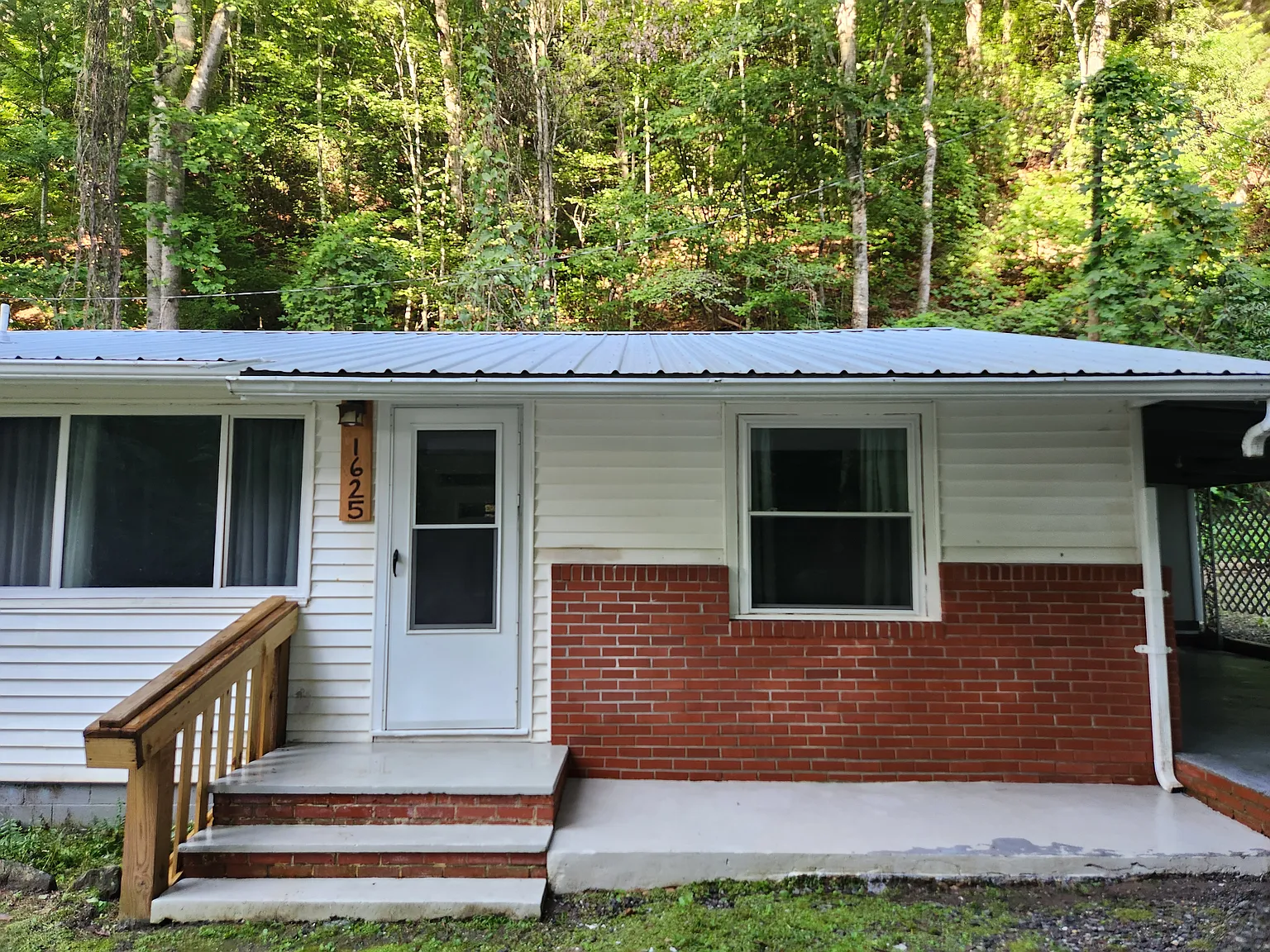 2 bed, 1.5 bath, 1000 sqft, $1,750 — Photo 2