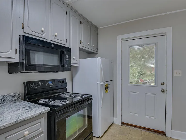 1011 Georgia Ave #3 — Photo 12