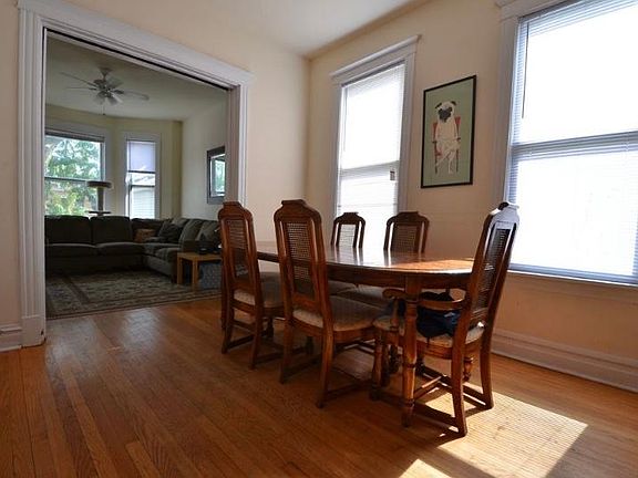 3rd image of 3338 N Hoyne Ave APT 2