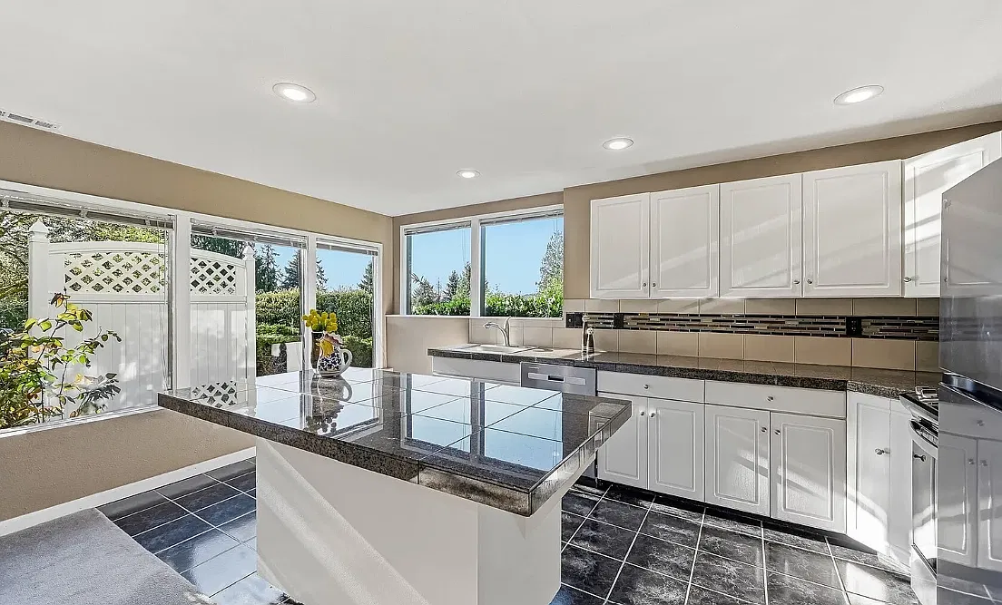 1 bed, 1400 sqft, $2,400 — Photo 3