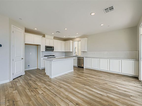 4th image of 10583 Valletta Ave