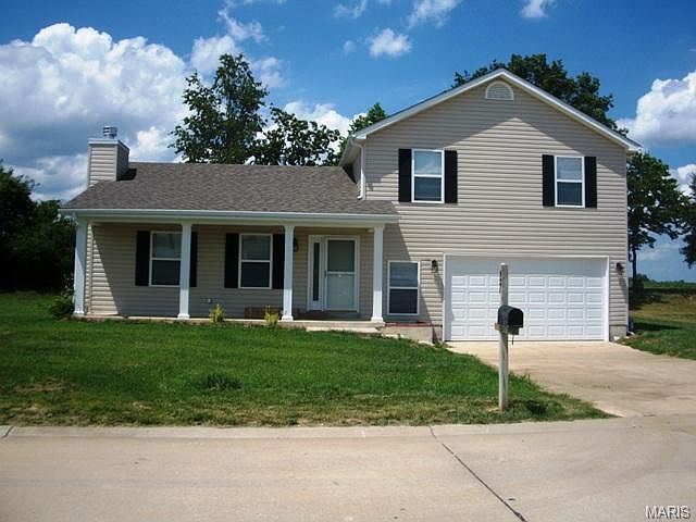 1st image of 27 Glen Meadows Dr