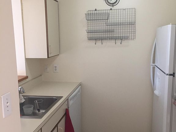 Kitchen w spice rack