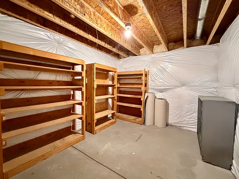 2760 Bridle Dr — Photo 40