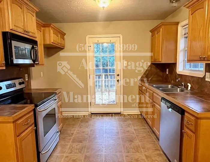 50 Whispering Wind Cir — Photo 4