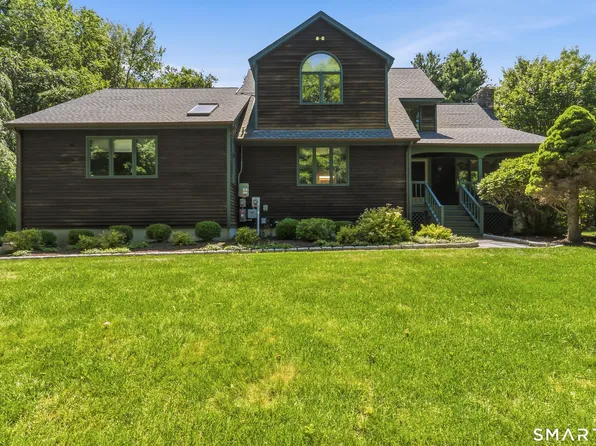 16 Palestine Road, Newtown, CT 06470