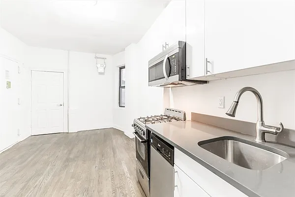 Rented by Citi Habitats | media 38