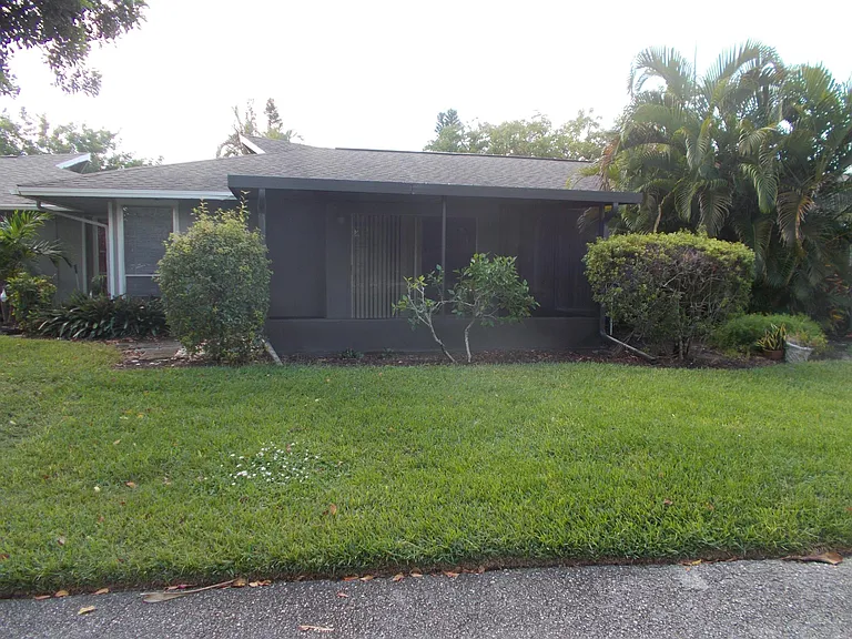 4261 Island Cir #F — Photo 12