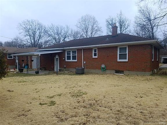 3rd image of 709 Montclaire Ave