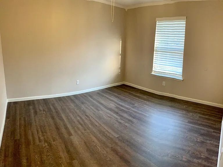 911 Cooper Ln — Photo 20
