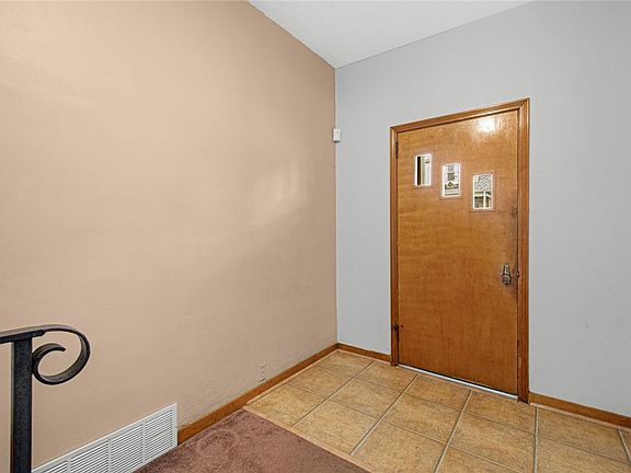 3rd image of 301 Russellwood Ave