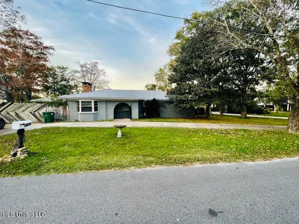 3801 Torres St, Moss Pt, MS 39563
