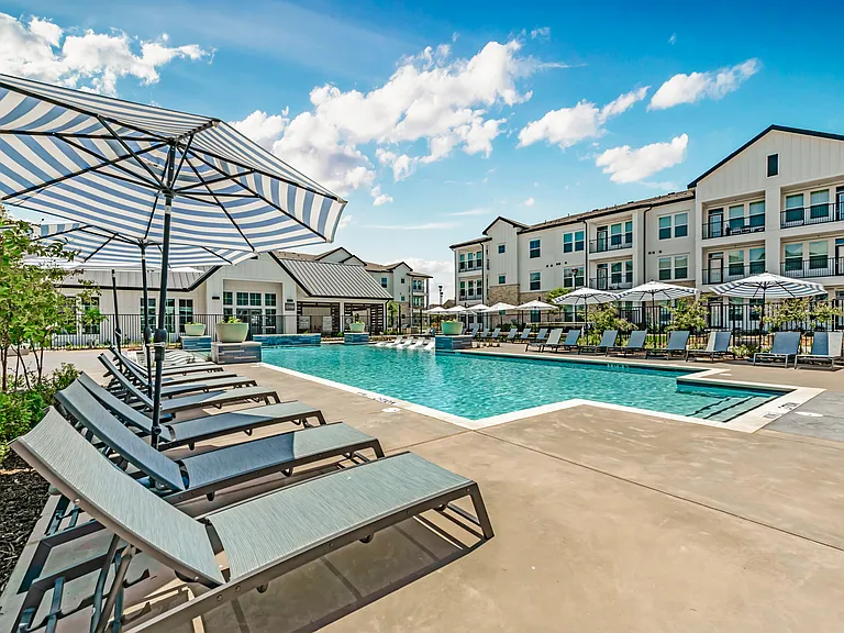 Atlas Bluewood Apartments — Photo 43