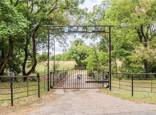 310 E Lovers Ln, Bells, TX 75414