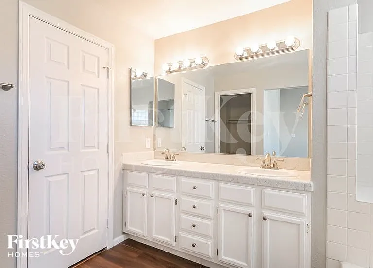 1711 Toltec Cir — Photo 10