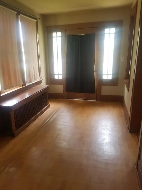 903 Broadway Ave — Photo 3
