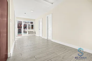 1079 Lafayette Avenue, #306