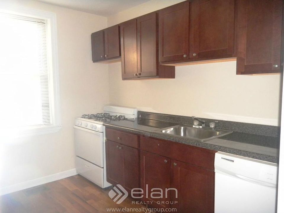 1st image of 1135 Oak Ave APT 1E