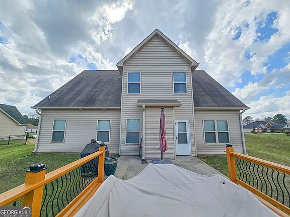 4th image of 140 Chapman Ridge Rd
