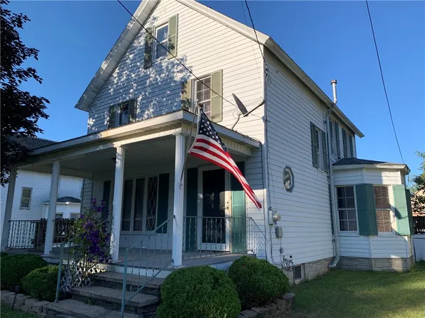 35 3rd St, Roulette, PA 16746