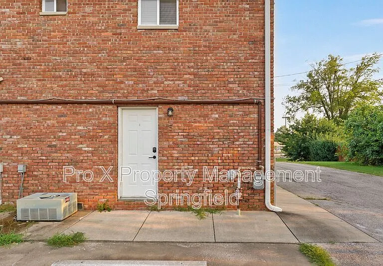 2929 E University St #5 — Photo 13