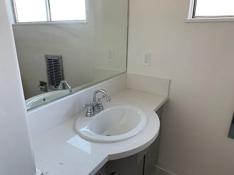 10539 W Valparaiso St — Photo 9