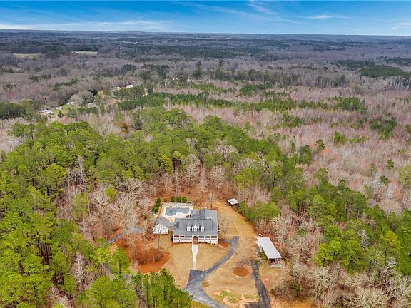 4th image of 943 Lake Stone Lea Dr