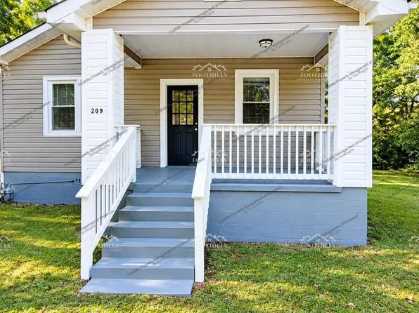 209 Oak Dr, Belton, SC 29627