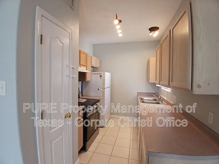 14006 Fortuna Bay Dr #A — Photo 8