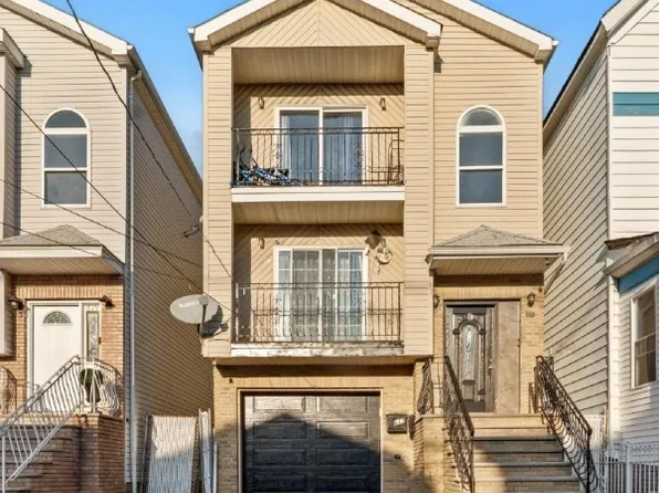 617 Franklin St, Elizabeth City, NJ 07206