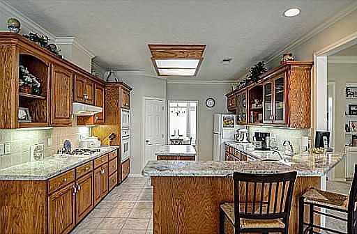 4th image of 9308 Bloomfield Ln