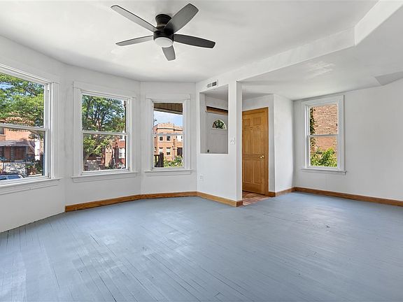 5th image of 3323 N Hamlin Ave