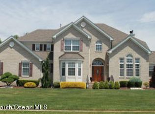 15 Rodeo Dr, Jackson, NJ 08527