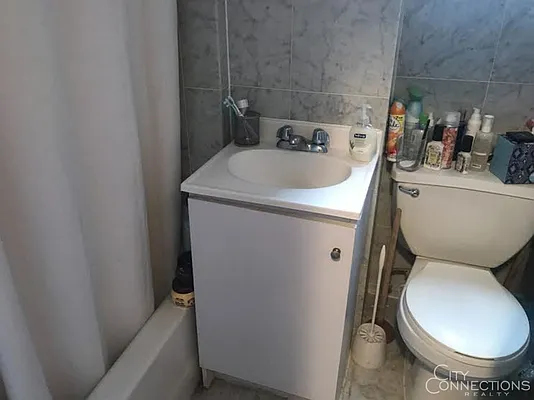 Rented by City Connections Realty | media 9