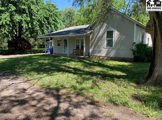 9903 S Mohawk Rd, Hutchinson, KS 67501