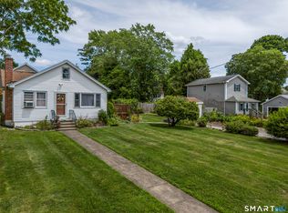 58 Vivian St, Waterford, CT 06385