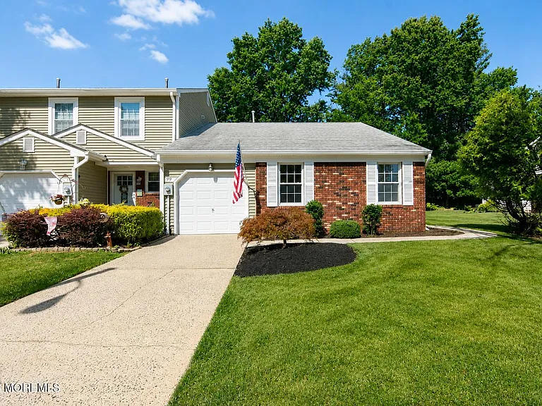 99 Oak Ln — Photo 41