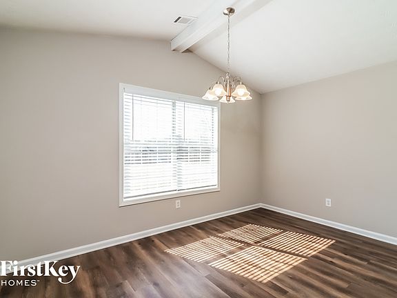 5th image of 301 Cattlemans Cir