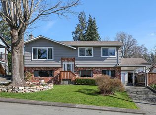 512 Brooklyn Pl, Comox, BC V9M 3G6