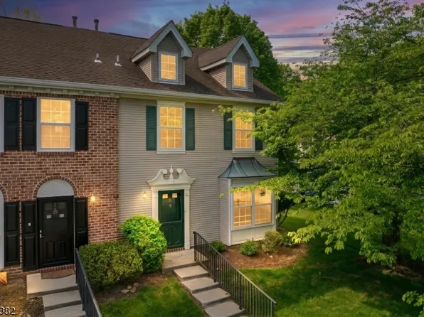 31 Bethany Ct, Franklin Twp., NJ 08823