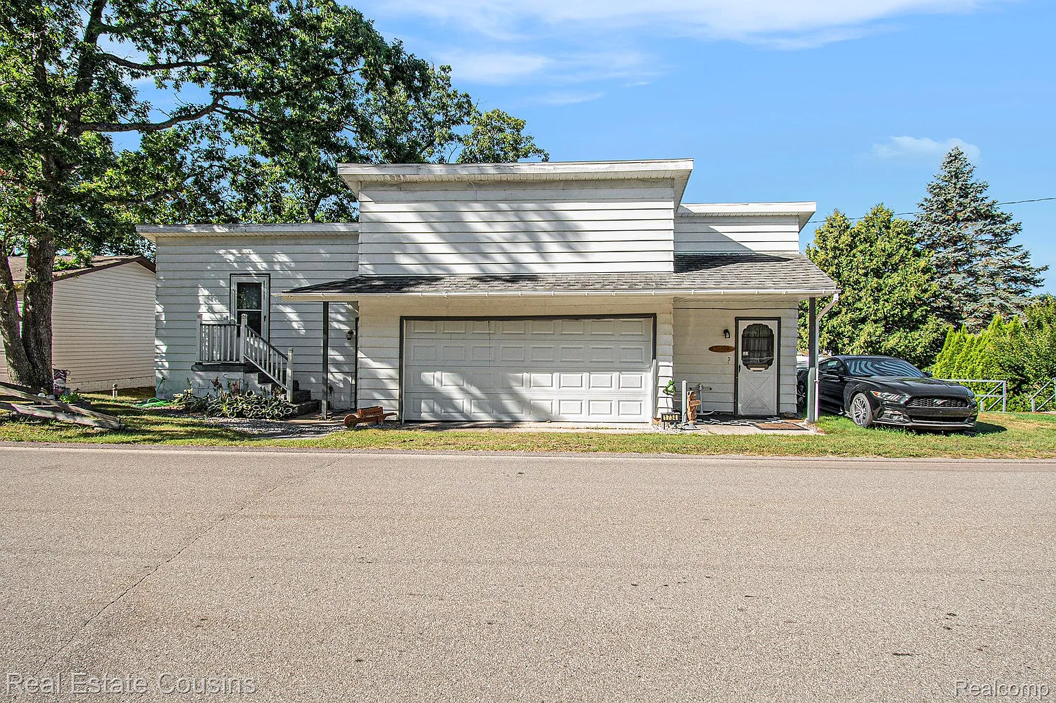 1734 Forest Rd photo 1