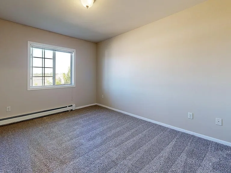 Lincoln Meadows Apartments — Photo 24