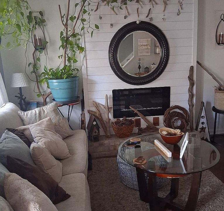 1st image of 404 Island Pines Dr