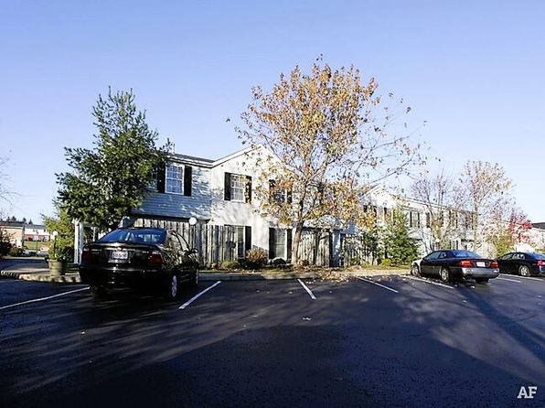 382 Waterside Ave NW